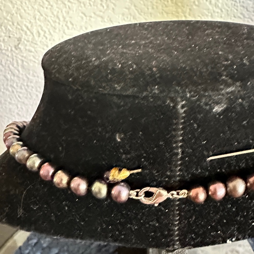 Elegant Multicolor Pearl Necklace - Picture 2 of 3